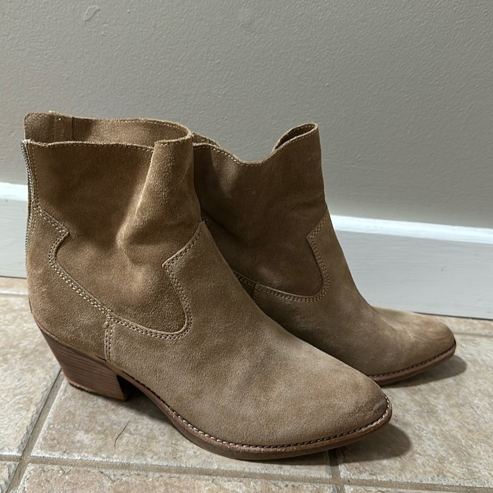 Sofft suede boot